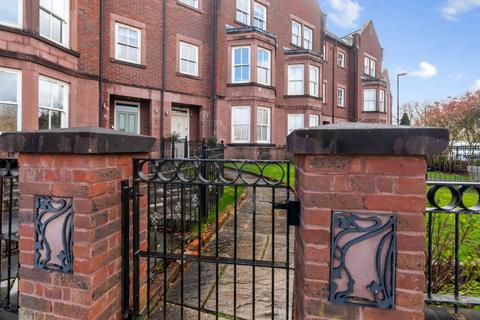 5 bedroom terraced house to rent, Bretland Drive, Grappenhall, WA4