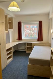 1 bedroom in a house share to rent, Aston Street, Birmingham B4