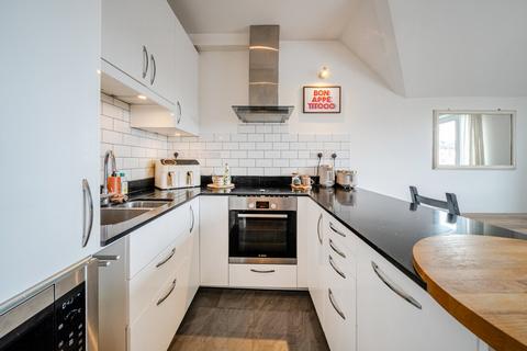 1 bedroom flat for sale, Drewstead Road, Streatham Hill, London, SW16