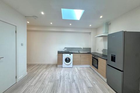 1 bedroom flat to rent, Bitterne Village Bitterne Road, Southampton, SO18