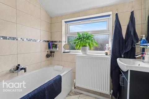 3 bedroom terraced house for sale, Queens Crescent, Doncaster