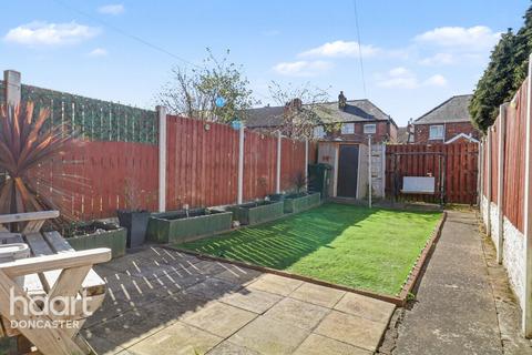3 bedroom terraced house for sale, Queens Crescent, Doncaster
