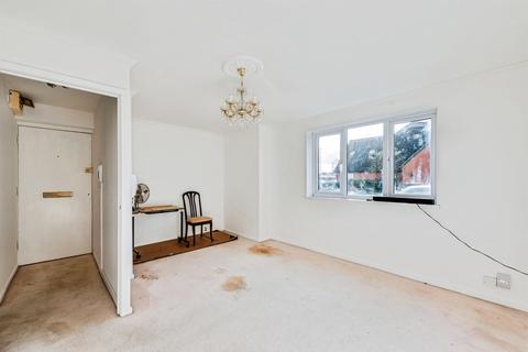 2 bedroom ground floor flat for sale, Farriers Close, Swindon