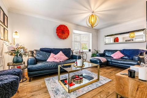 4 bedroom detached house for sale, Woodlands Court, Oadby, Leicester