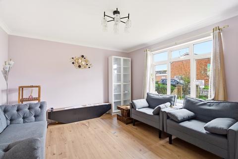 3 bedroom end of terrace house to rent, Kitchener Close, Hertfordshire AL1