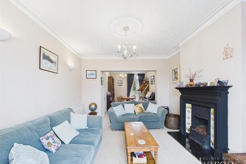 undefined, Rayleigh Road, Basingstoke RG21