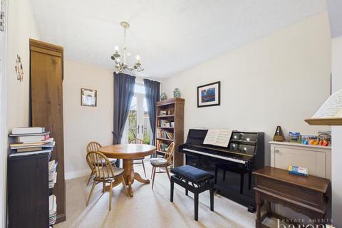 undefined, Rayleigh Road, Basingstoke RG21