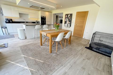 3 bedroom detached house for sale, Violet Close, Broadstone, BH18