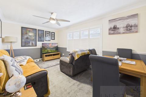 2 bedroom flat for sale, Hayling Court, Crawley RH11
