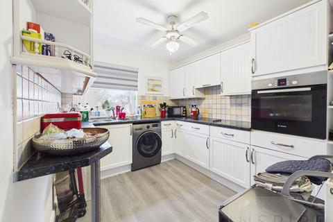 2 bedroom flat for sale, Hayling Court, Crawley RH11