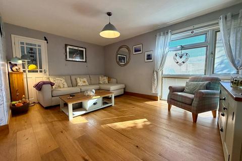 4 bedroom semi-detached house for sale, Lincoln Avenue, Saxmundham