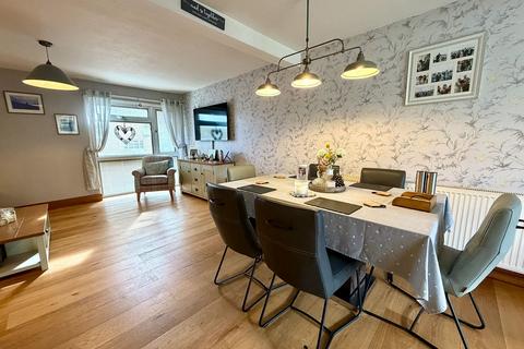 4 bedroom semi-detached house for sale, Lincoln Avenue, Saxmundham