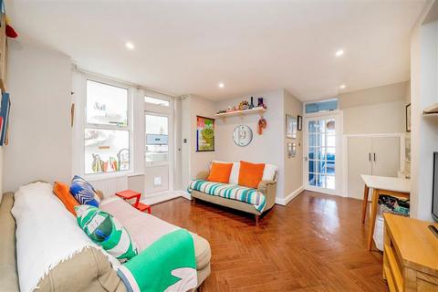 2 bedroom maisonette for sale, Bramshot Avenue, London SE7