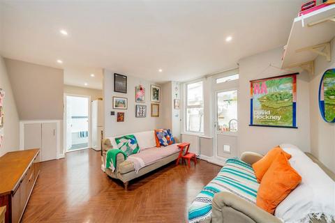 2 bedroom maisonette for sale, Bramshot Avenue, London SE7