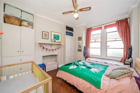 2 bedroom maisonette for sale, Bramshot Avenue, London SE7