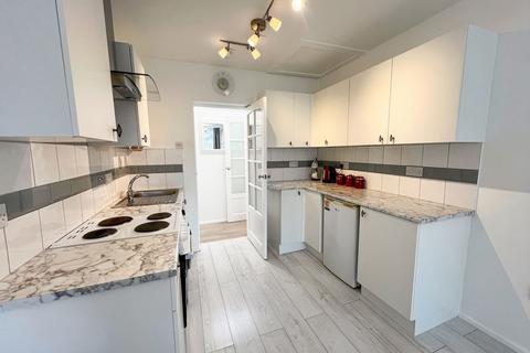 1 bedroom flat to rent, Leamington Road, Stivichall Manor, CV3