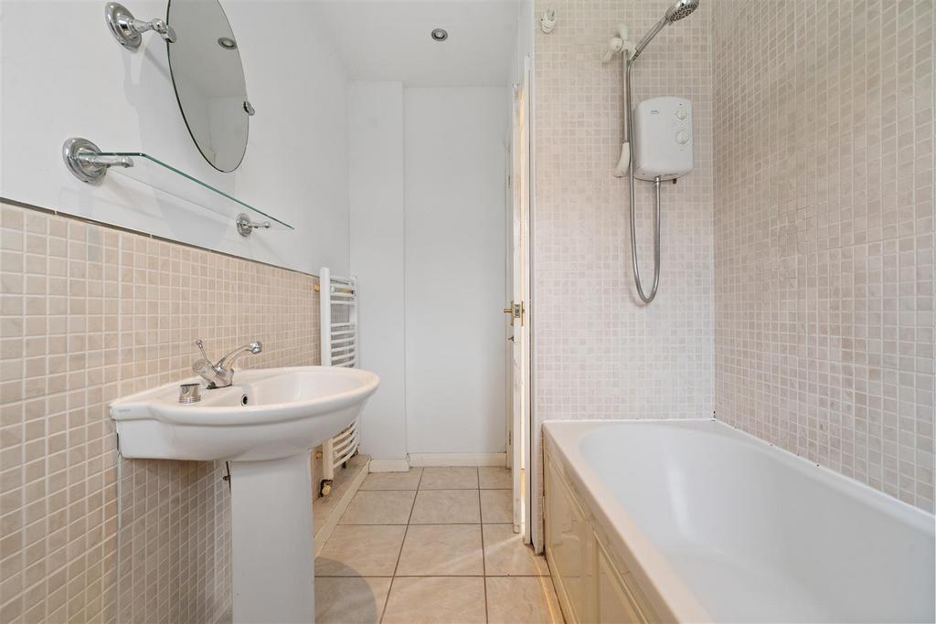 Bathroom1.jpg
