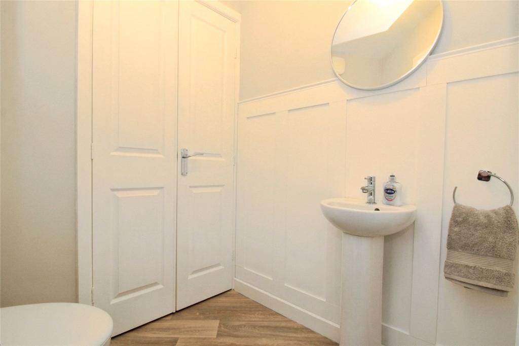 Cloakroom/Wc