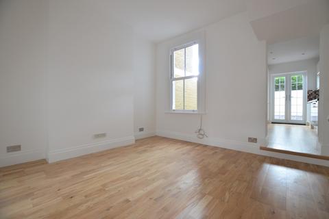 3 bedroom terraced house to rent, Stillness Road London SE23