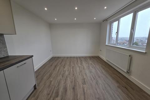 undefined, Russell Rise, LUTON