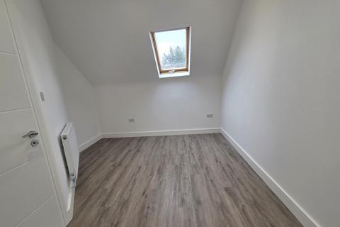 undefined, Russell Rise, LUTON