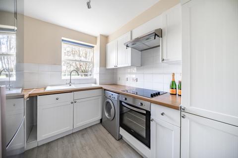 2 bedroom flat to rent, John Archer Way, London, SW18