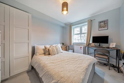 2 bedroom flat to rent, John Archer Way, London, SW18