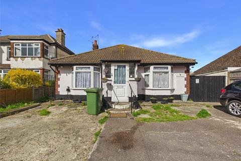 2 bedroom bungalow for sale, St. Johns Road, Clacton-on-Sea, Essex, CO16