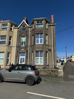 undefined, Y Maes, Criccieth LL52