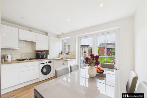 2 bedroom terraced house for sale, Oberon Close, Borehamwood WD6