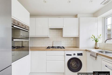 2 bedroom terraced house for sale, Oberon Close, Borehamwood WD6