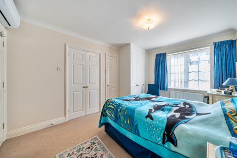 2 bedroom apartment for sale, Eastbury Avenue, Northwood, Hertfordshire