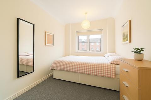 3 bedroom flat for sale, Barons Court Road, Barons Court, London, W14