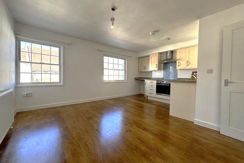2 bedroom flat to rent, High Street, Tonbridge, TN9