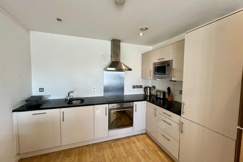 2 bedroom apartment to rent, Brewery Wharf, Leeds, LS10