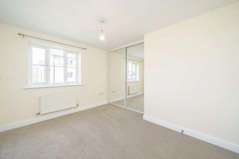 undefined, Periwood Crescent, Greenford UB6
