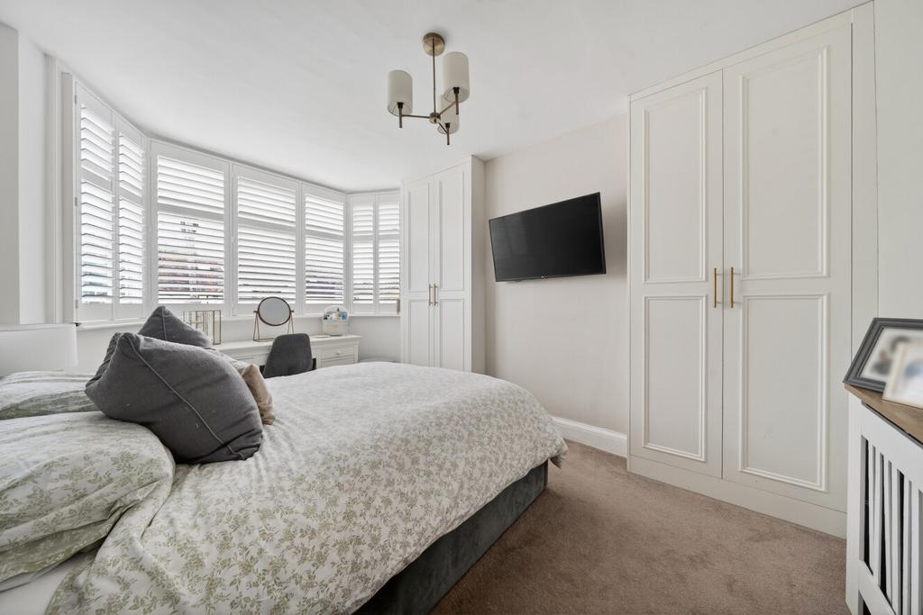 1433826-5-69c3b00...