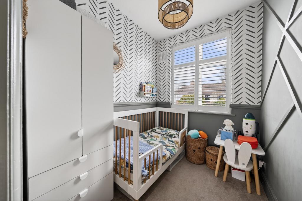 1433826-4-69c3b00...