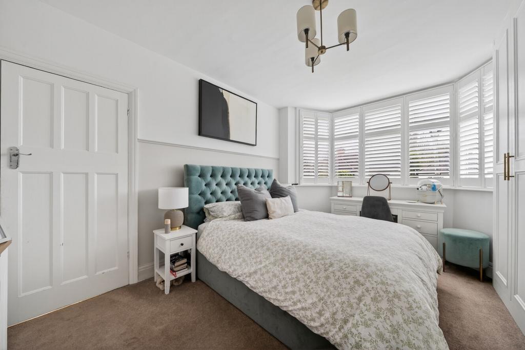 1433826-6-69c3b01...