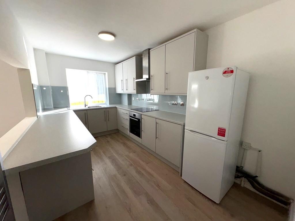 2 Holly Lodge Kitchen