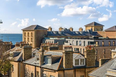 2 bedroom flat for sale, First Avenue, Hove, BN3