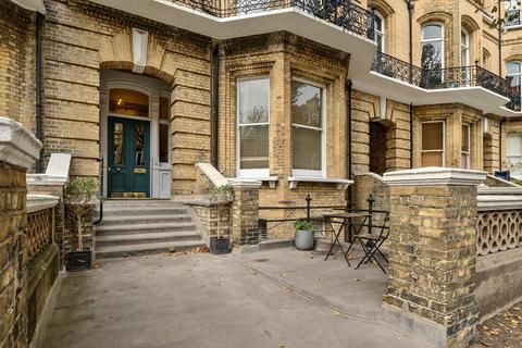 2 bedroom flat for sale, First Avenue, Hove, BN3
