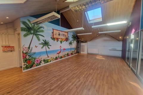 undefined, London Road, Hook RG27