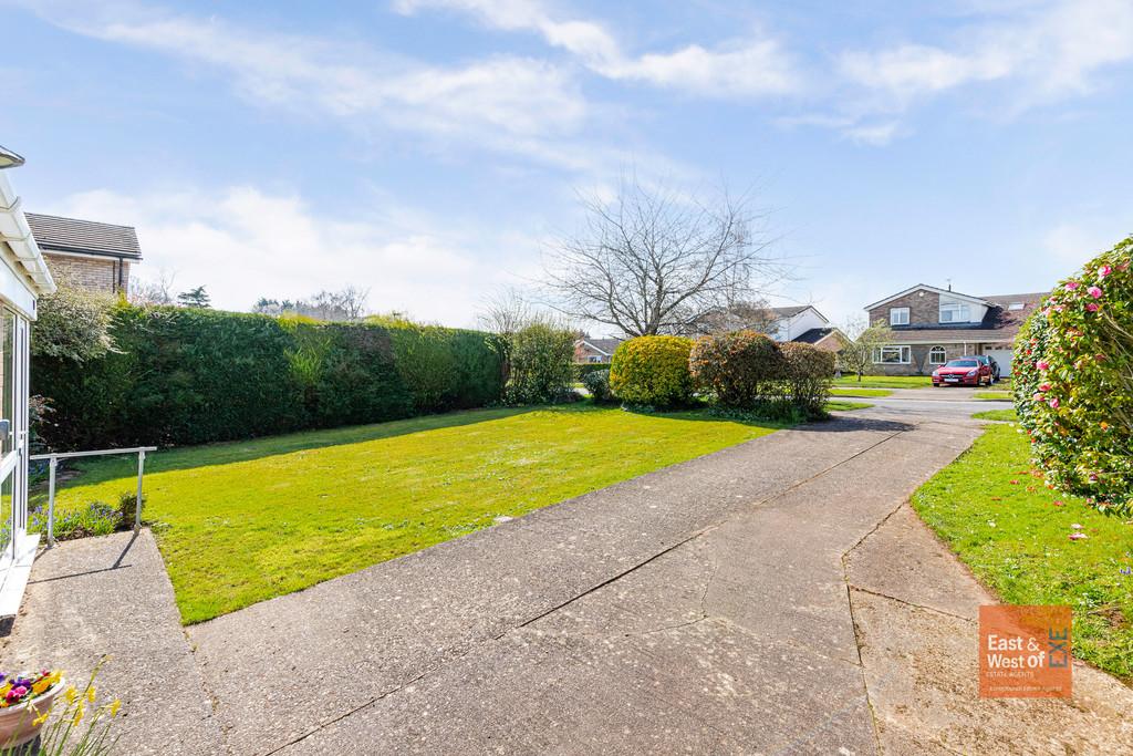 A04 - 11 Grindle Way Clyst St. Mary - 260320