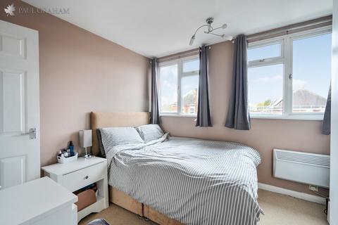 undefined, Strathearn Road, Sutton