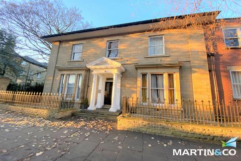 2 bedroom apartment for sale, Wentworth Lodge, Wakefield WF1