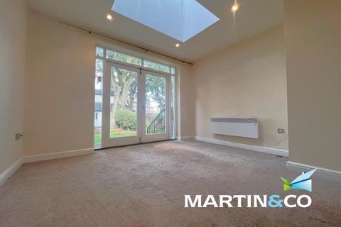 2 bedroom apartment for sale, Wentworth Lodge, Wakefield WF1