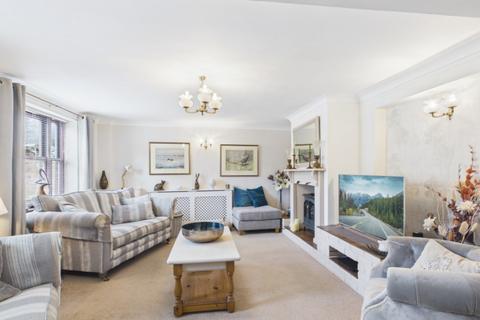 5 bedroom cottage for sale, Norwich Road, Chedgrave