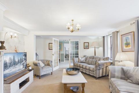 5 bedroom cottage for sale, Norwich Road, Chedgrave