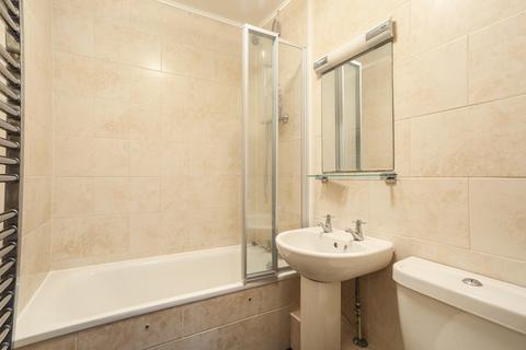 2 bedroom flat to rent, Canning Road, East Croydon